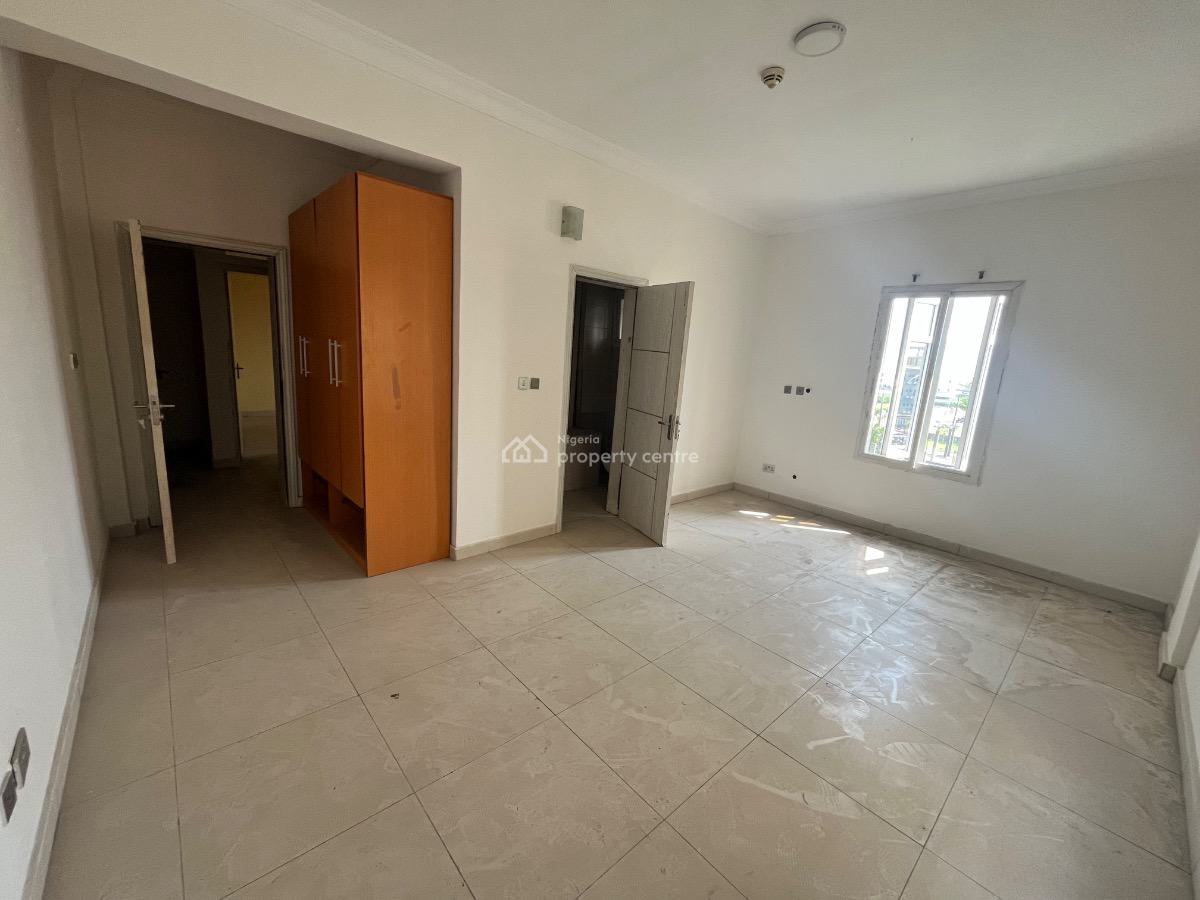 Massive 3 Bedroom Apartment in a Serene Environment, Spar Road, Ikate, Lekki, Lagos, Flat / Apartment for Rent