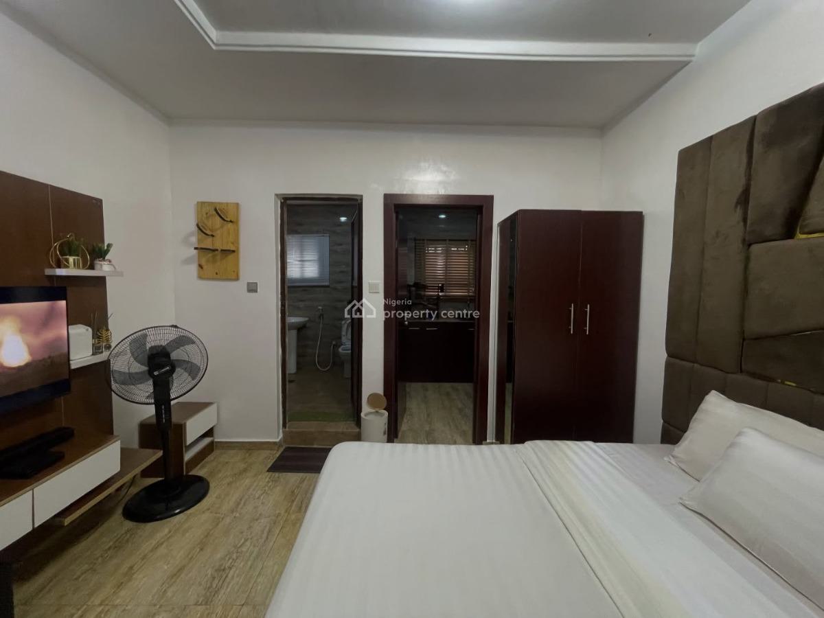 Kiscourt Studio Apartment, Off Command Ikola, Ipaja, Lagos, Flat / Apartment Short Let