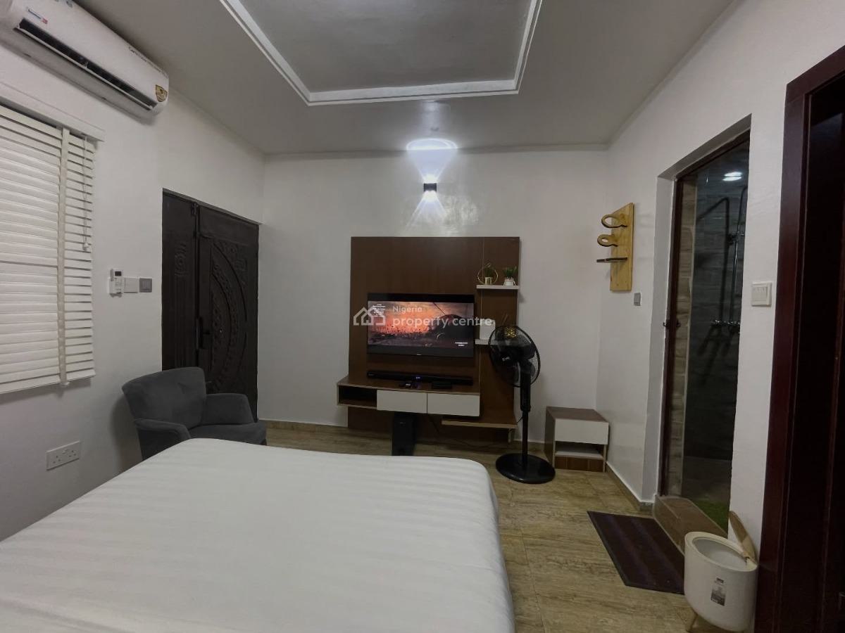 Kiscourt Studio Apartment, Off Command Ikola, Ipaja, Lagos, Flat / Apartment Short Let