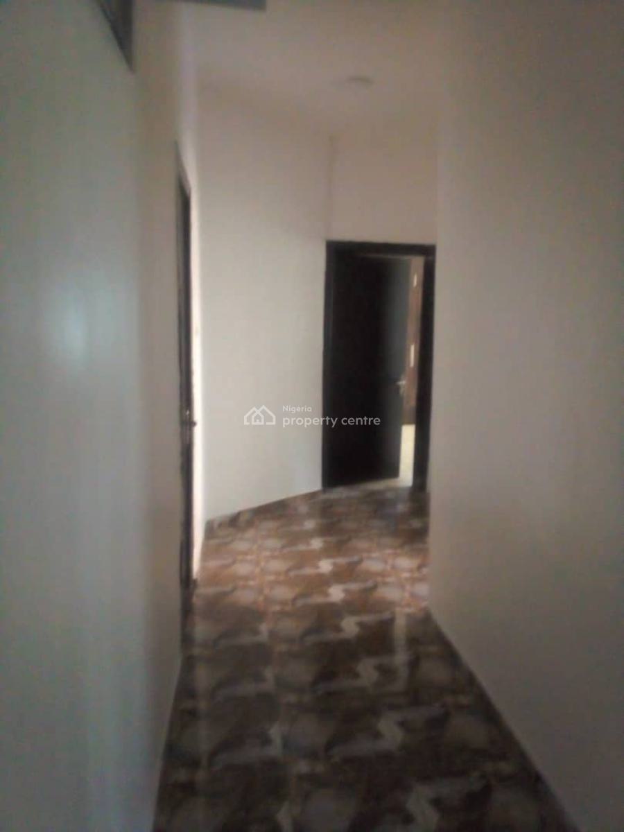 Spacious 3bedroom Upstairs Secured Estate, Osapa, Lekki, Lagos, Flat / Apartment for Rent