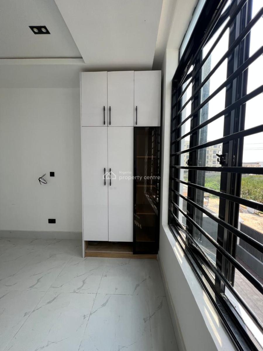 2 Bedroom Flat with Boys Quarters, Lekki Phase 1, Lekki, Lagos, Flat / Apartment for Sale