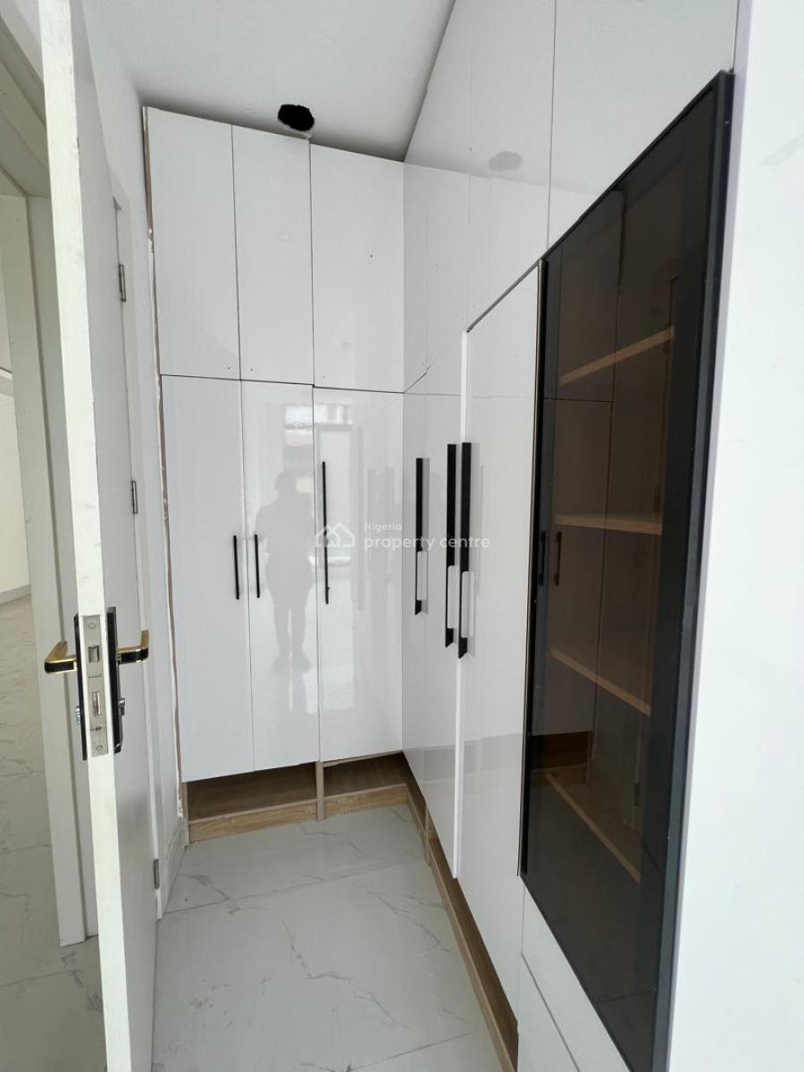 2 Bedroom Flat with Boys Quarters, Lekki Phase 1, Lekki, Lagos, Flat / Apartment for Sale