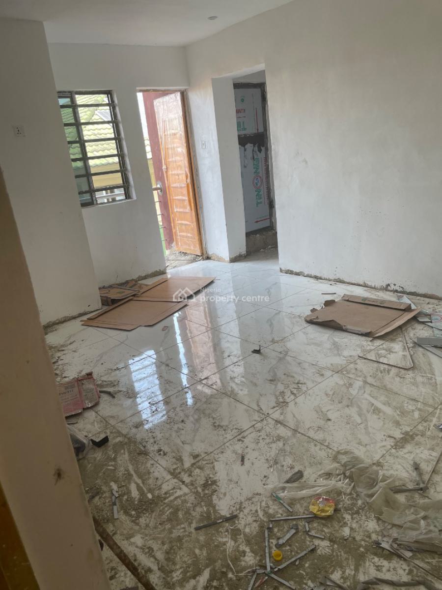 Miniflat, Pedro Road, Shomolu, Lagos, Mini Flat (room and Parlour) for Rent