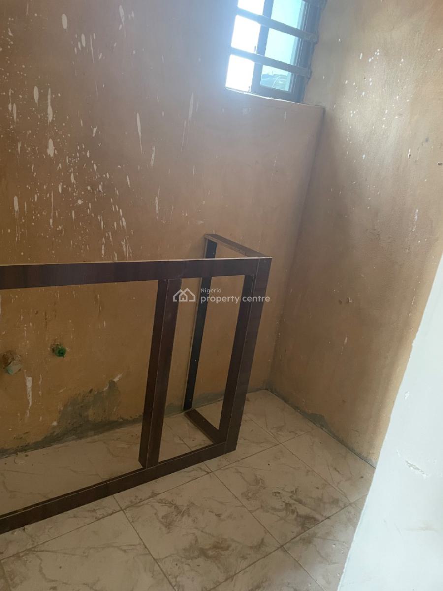 Miniflat, Pedro Road, Shomolu, Lagos, Mini Flat (room and Parlour) for Rent