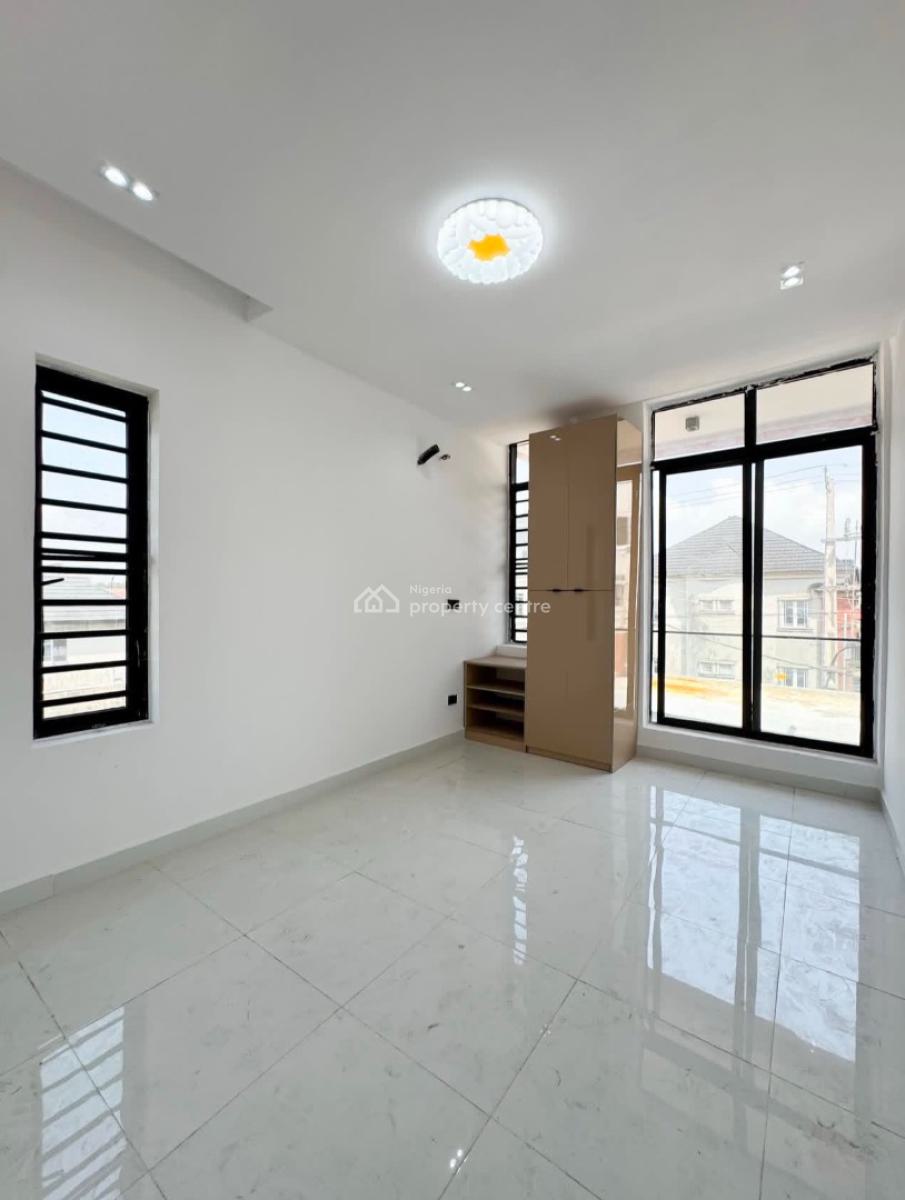 Tastefully Finished Luxury 2 Bedroom Apartment in a Communal Space, in a Well Secured Neighborhood, Ologolo, Lekki, Lagos, Flat / Apartment for Sale