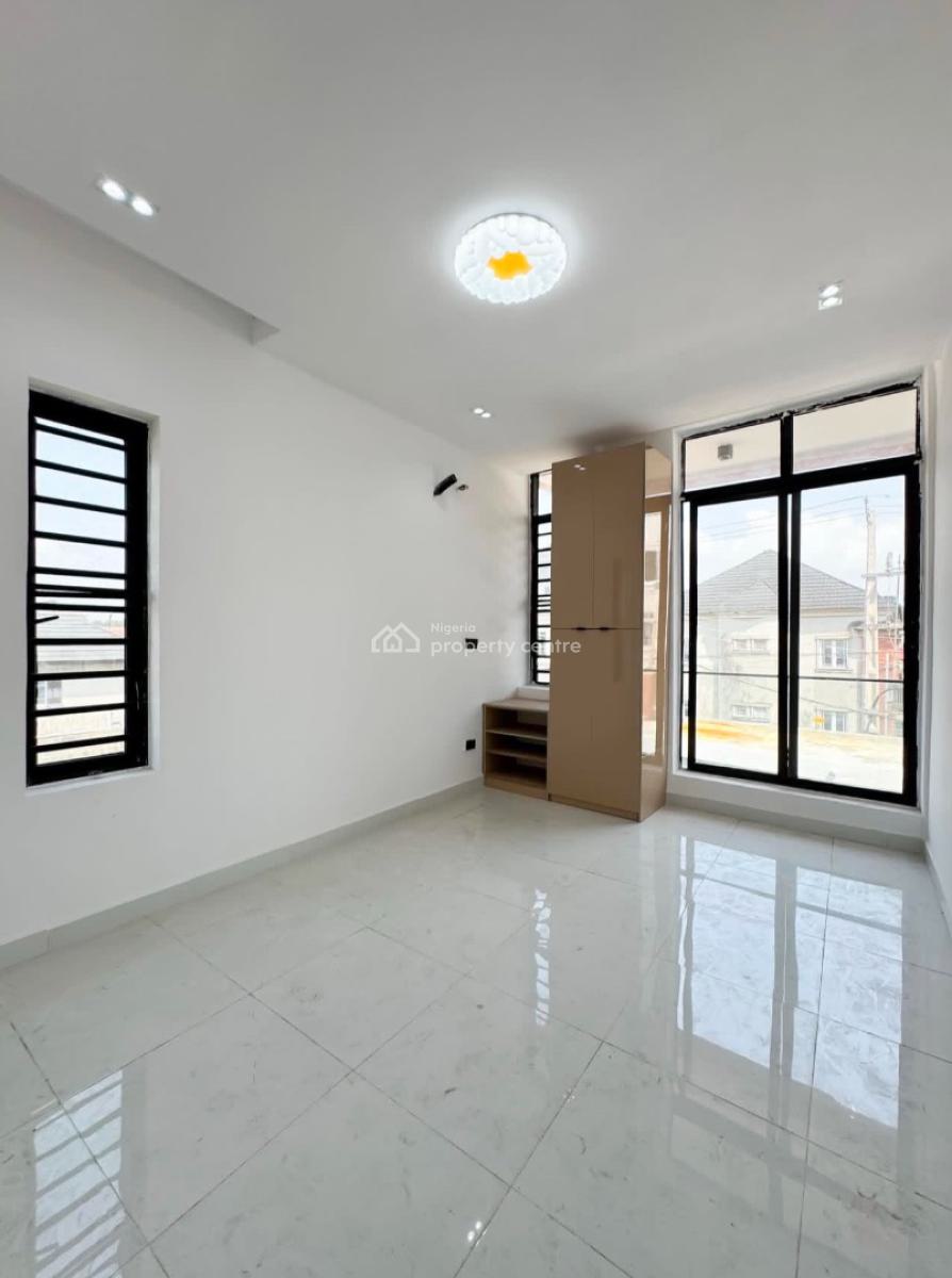 Tastefully Finished Luxury 2 Bedroom Apartment in a Communal Space, in a Well Secured Neighborhood, Ologolo, Lekki, Lagos, Flat / Apartment for Sale