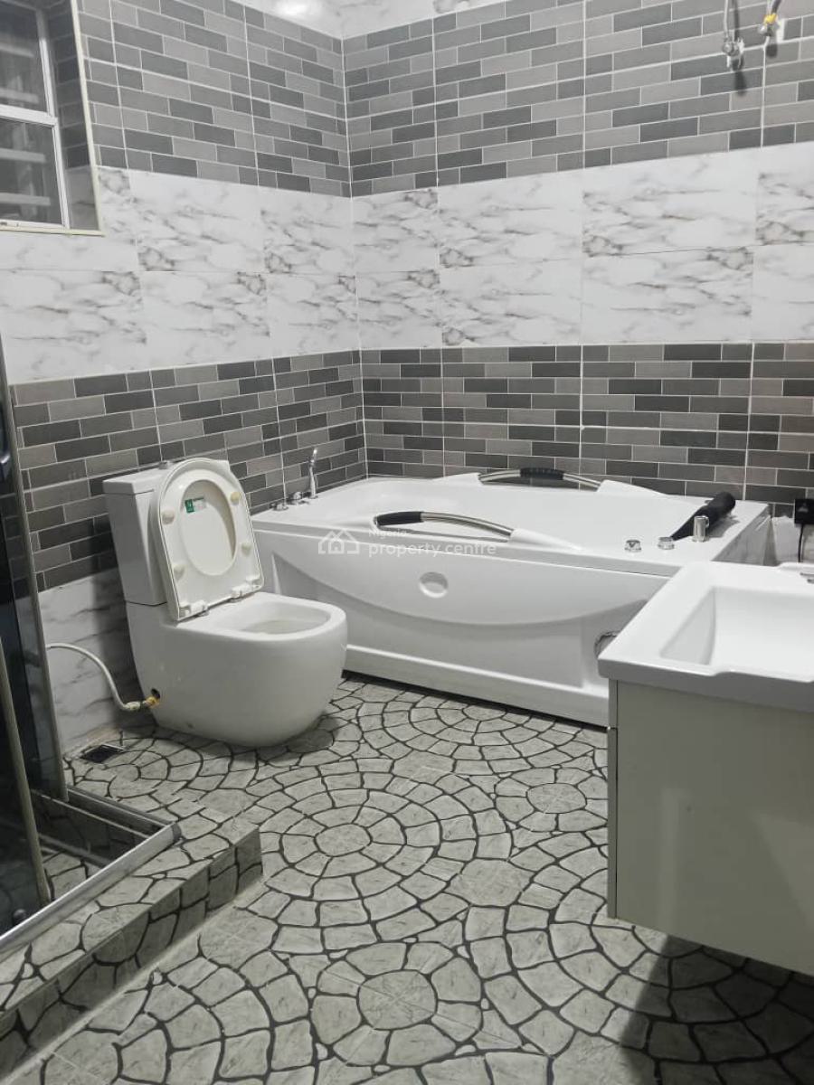 Luxurious 2 Bedroom Apartment with Excellent Facilities, Ologolo, Lekki, Lagos, Flat / Apartment for Rent