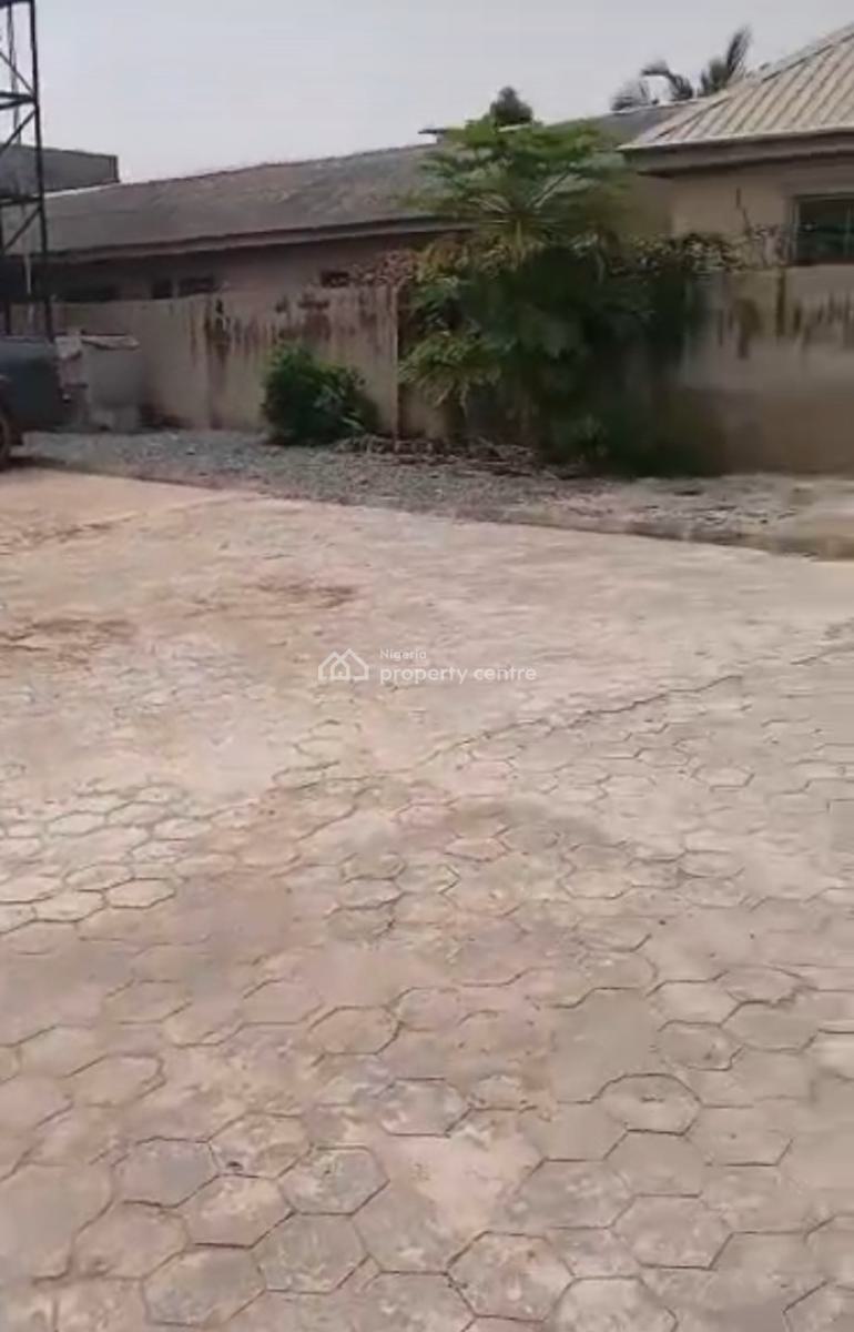 4 Bedroom Duplex on 3 Plots of Land, Bayeku Igbogbo, Igbogbo, Ikorodu, Lagos, Detached Duplex for Sale