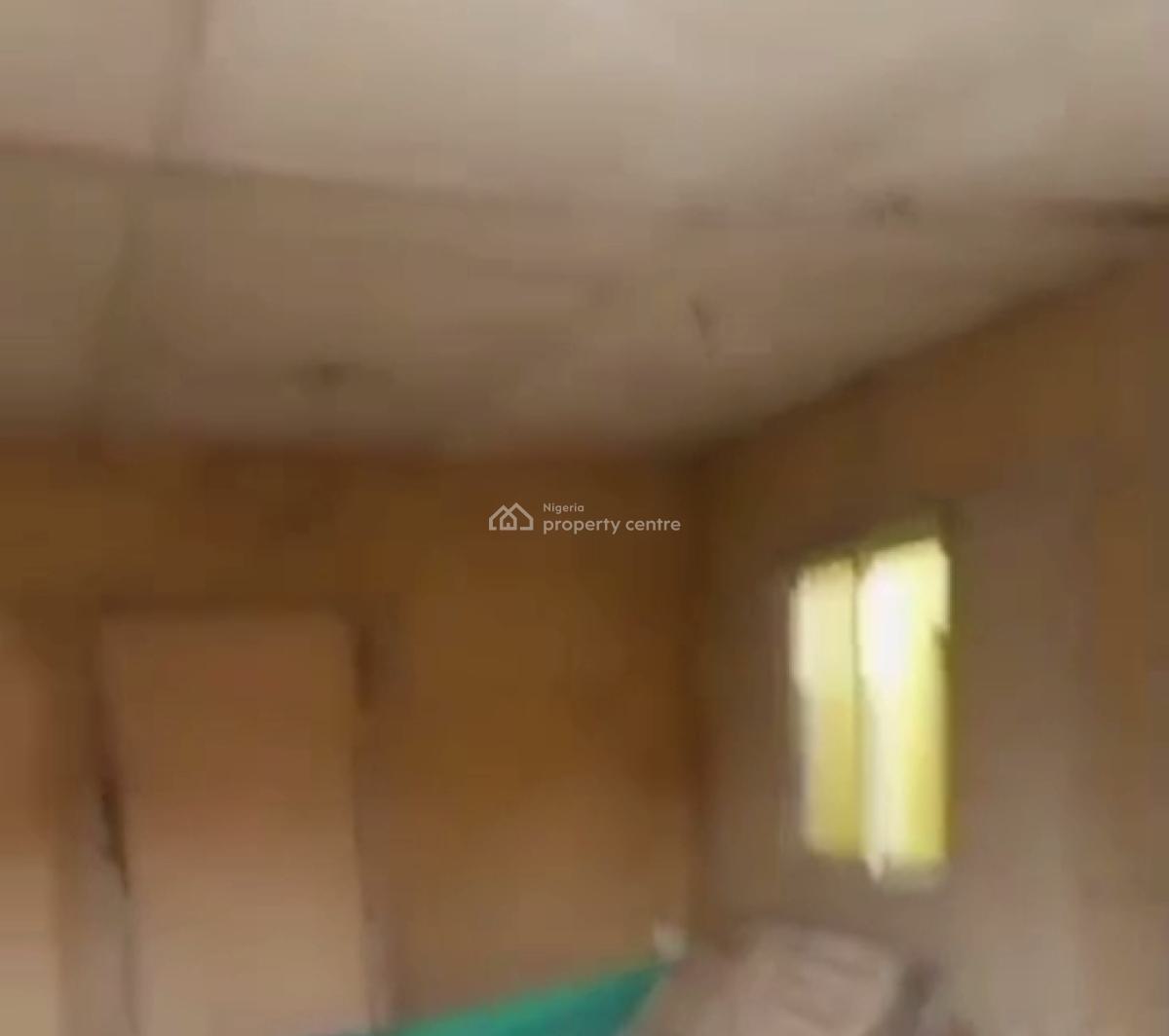 Mini Warehouse Shop, Ishaga Road Idiaraba, Mushin, Lagos, Commercial Property for Rent