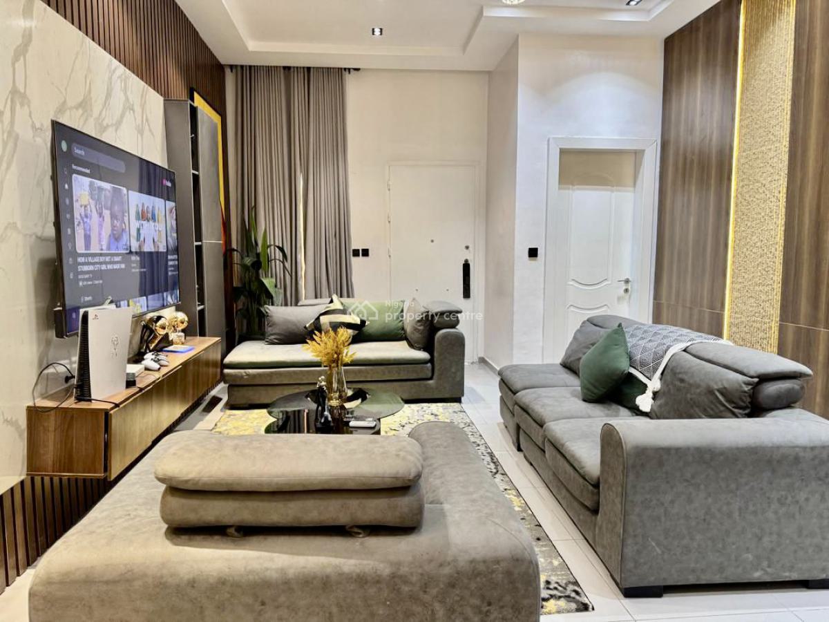 Waterfront Pentfloor 2 Bedroom Apartment with Gym and Pool, Lekki Phase 1, Lekki, Lagos, Flat / Apartment for Rent