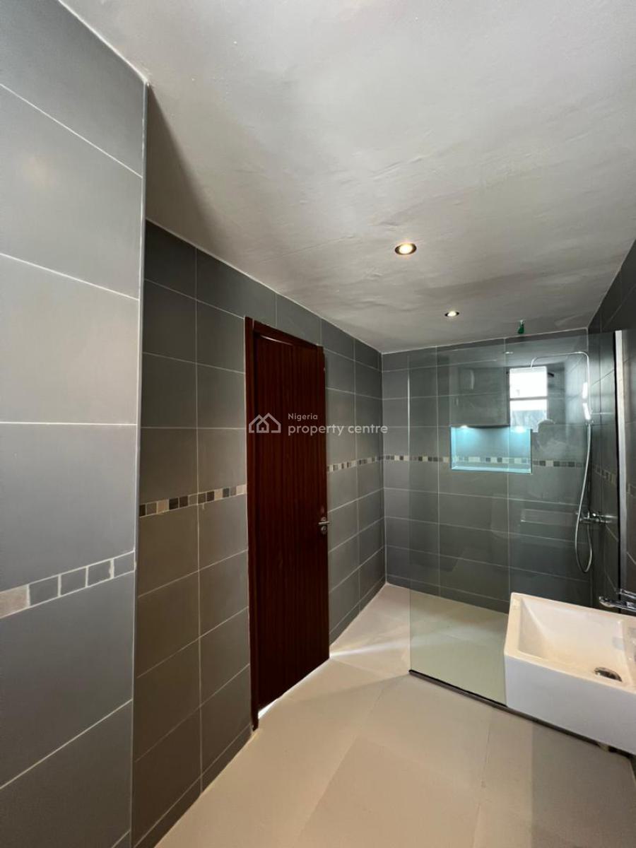 Brand New Smart 3 Bedroom Penthouse Flat with a Room Bq, Lekki Phase 1, Lekki, Lagos, Flat / Apartment for Sale