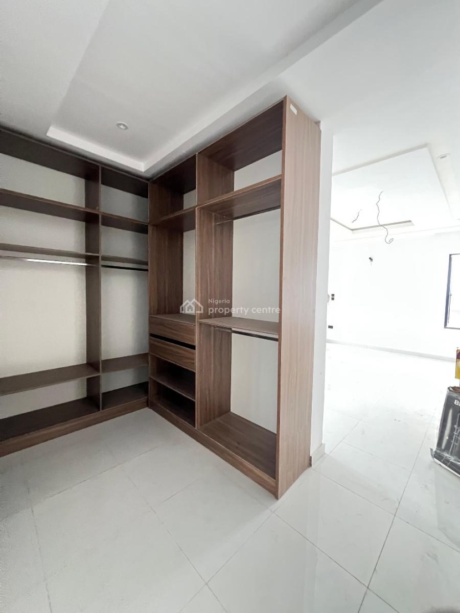 Well Built 2 Bedroom Apartment in a Serene Environment, Lekki Phase 1, Lekki, Lagos, Block of Flats for Sale