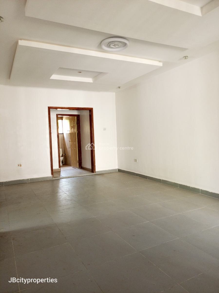 Spacious 2 Bedroom Apartment, Ogombo, Ogombo, Ajah, Lagos, Flat / Apartment for Rent