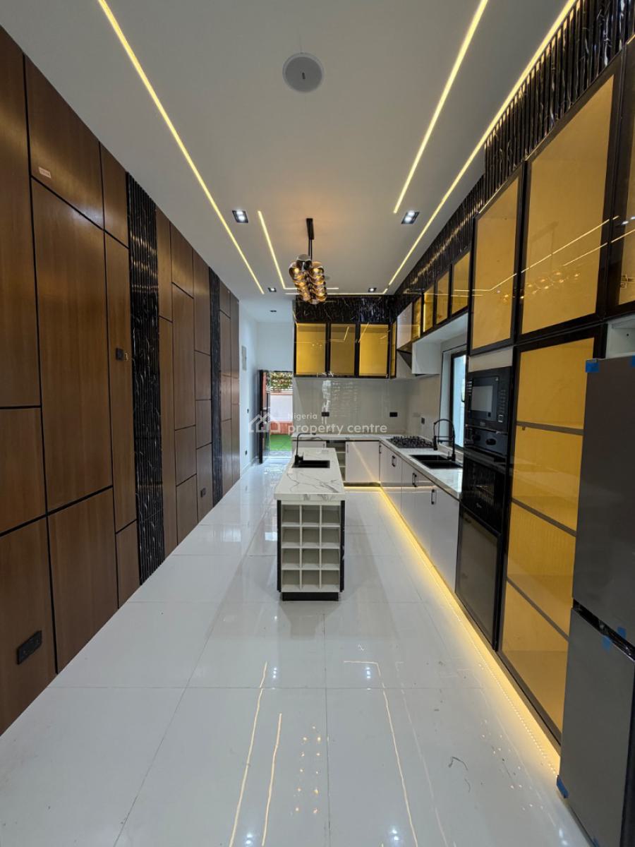 5bedroom Detached House with Swimming Pool in Ikota Lekki, Ikota, Lekki, Lagos, Detached Duplex for Sale