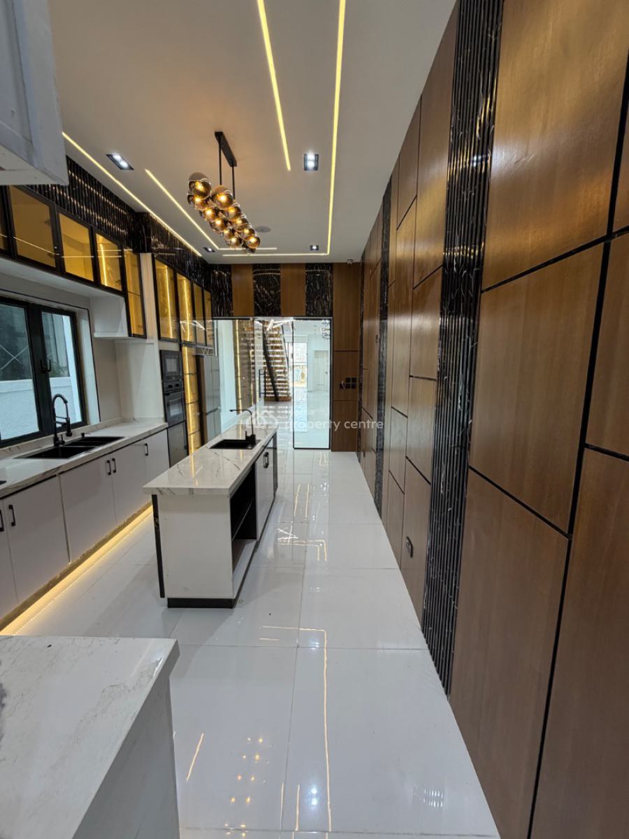 5bedroom Detached House with Swimming Pool in Ikota Lekki, Ikota, Lekki, Lagos, Detached Duplex for Sale