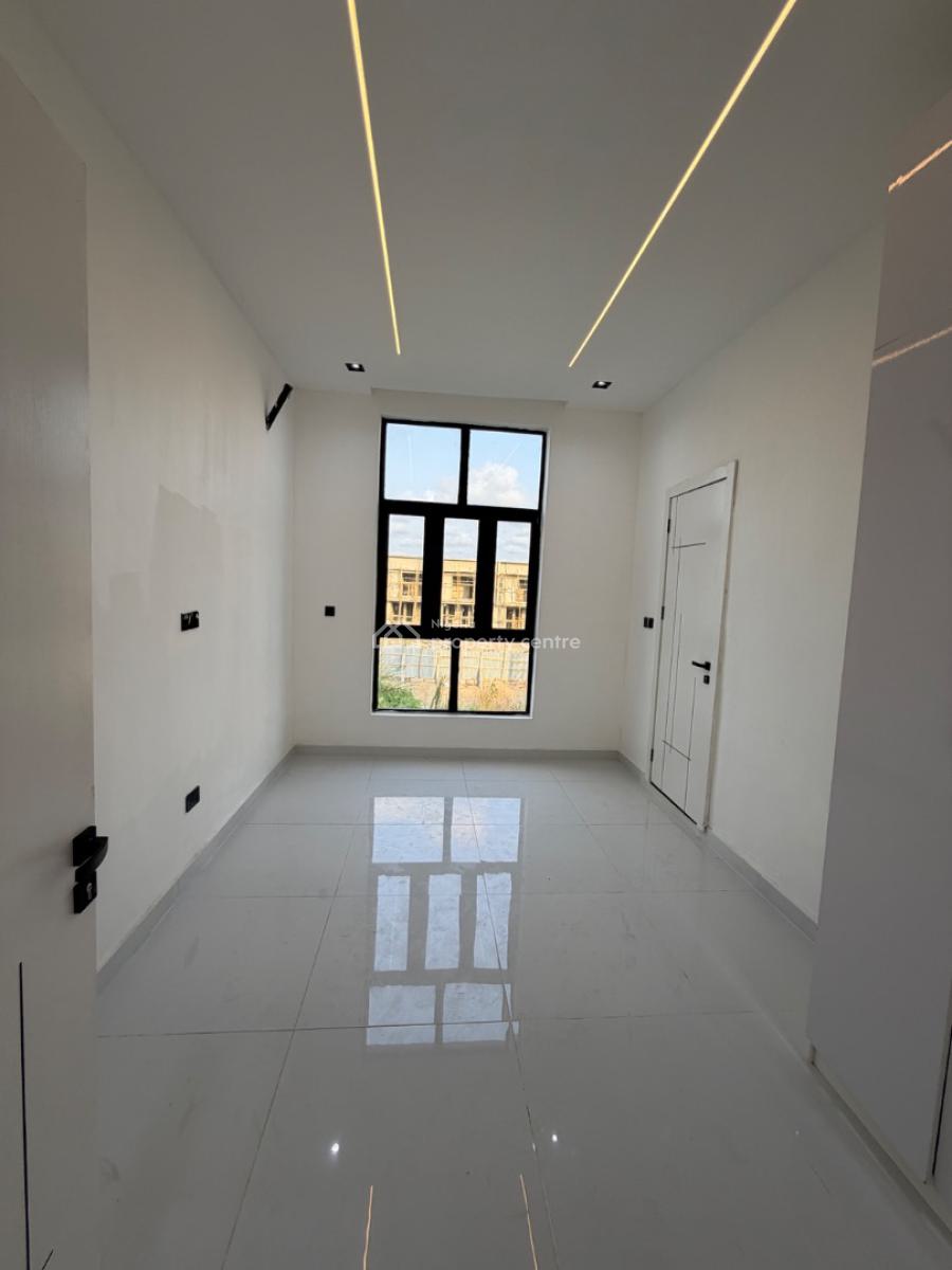 5bedroom Detached House with Swimming Pool in Ikota Lekki, Ikota, Lekki, Lagos, Detached Duplex for Sale