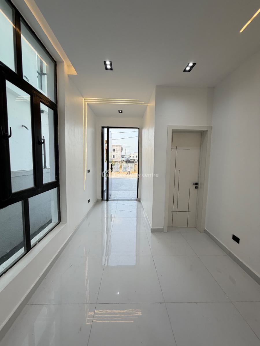 5bedroom Detached House with Swimming Pool in Ikota Lekki, Ikota, Lekki, Lagos, Detached Duplex for Sale