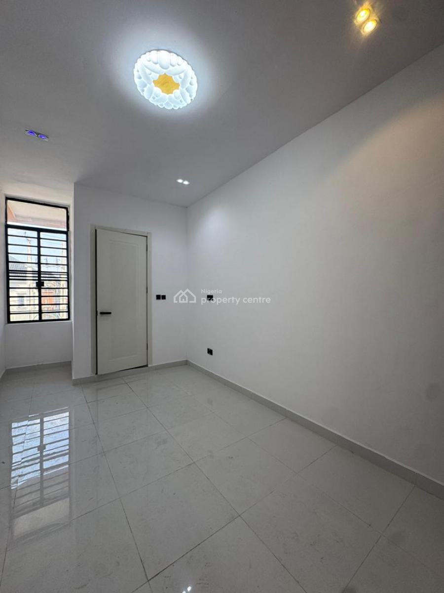 Spacious  Fully Serviced Apartments, Ologolo, Lekki, Lagos, Flat / Apartment for Sale