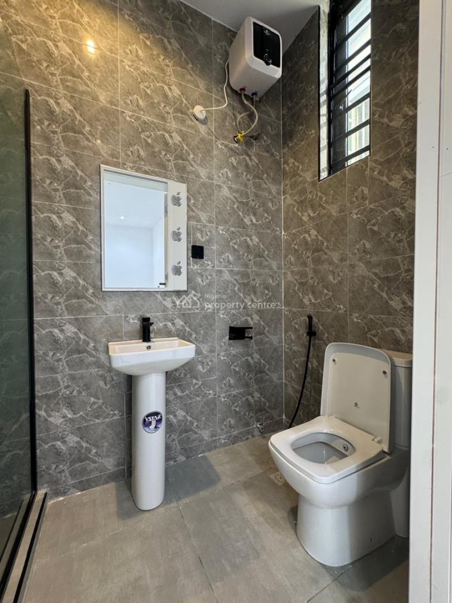 Spacious  Fully Serviced Apartments, Ologolo, Lekki, Lagos, Flat / Apartment for Sale