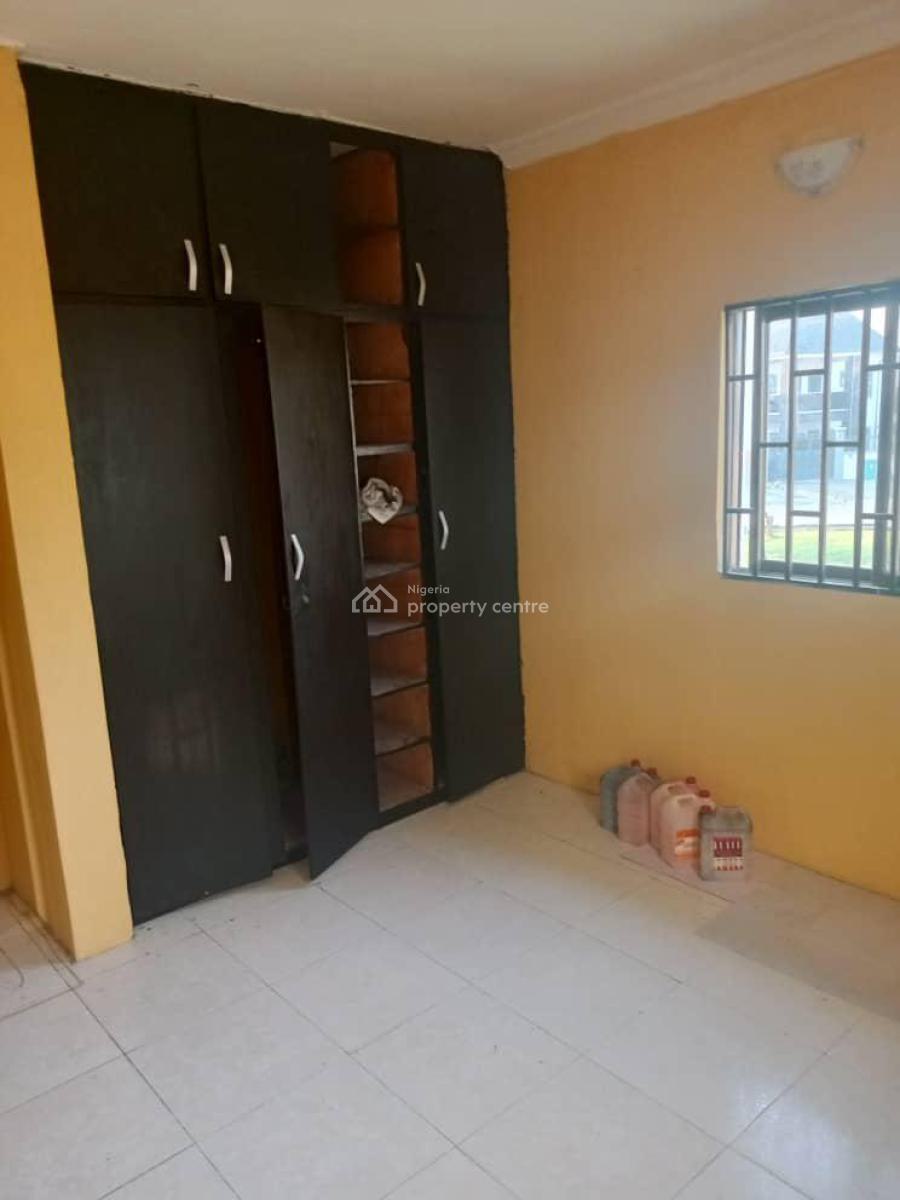 Exotic and Classic 2 Bedroom Apartment Upstairs, Thomas Estate, Ajiwe, Ajah, Lagos, Flat / Apartment for Rent