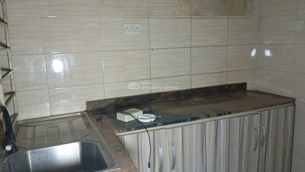 Self-serviced 2-bedroom Flat (upstairs)3toilets/2baths,, Omole, Omole Phase 1, Ikeja, Lagos, Flat / Apartment for Rent