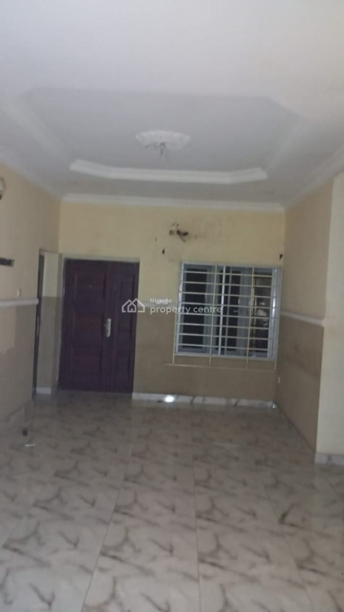 Self-serviced 2-bedroom Flat (upstairs)3toilets/2baths,, Omole, Omole Phase 1, Ikeja, Lagos, Flat / Apartment for Rent