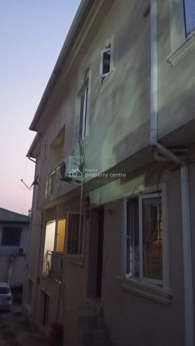 Self-serviced 2-bedroom Flat (upstairs)3toilets/2baths,, Omole, Omole Phase 1, Ikeja, Lagos, Flat / Apartment for Rent