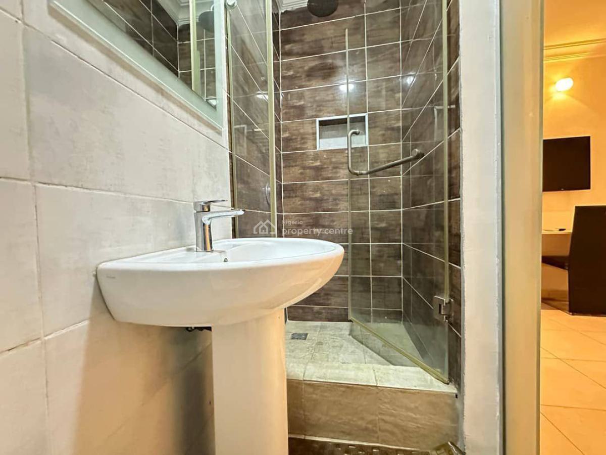 Tastefully Furnished 2 Bedroom Apartment, Lekki Phase 1, Lekki, Lagos, Flat / Apartment for Rent
