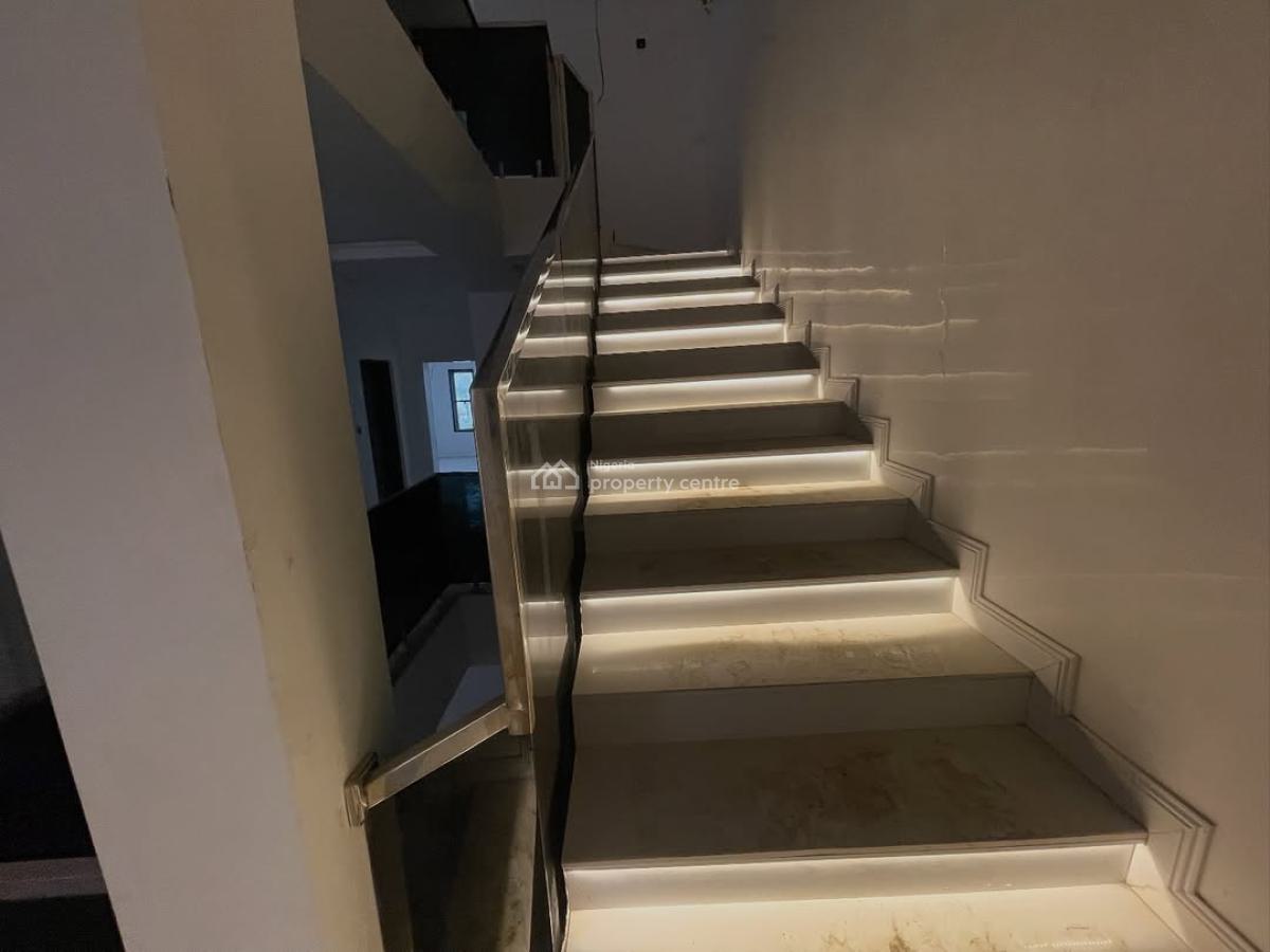 6 Bedroom Detached House + Pool, Guzape, Guzape District, Abuja, Detached Duplex for Sale