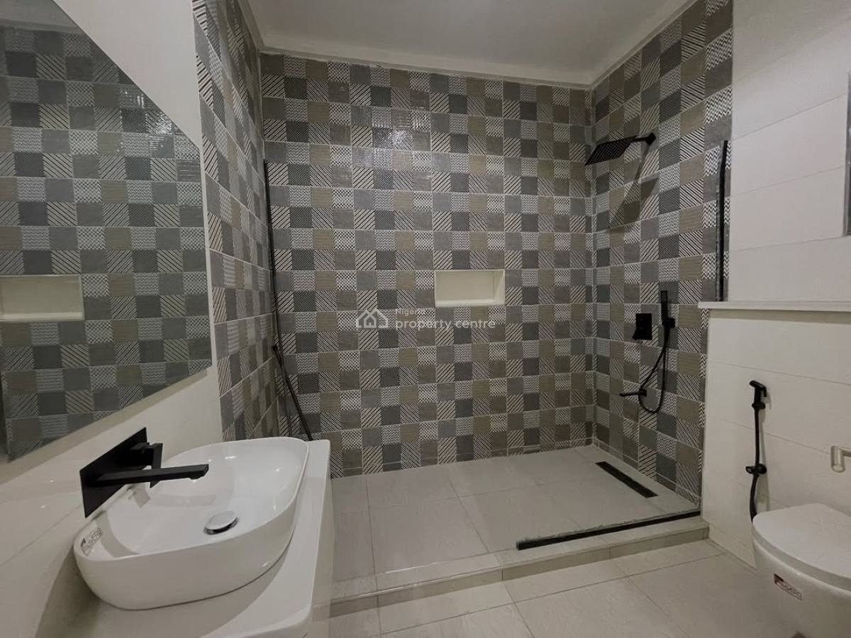 6 Bedroom Detached House + Pool, Guzape, Guzape District, Abuja, Detached Duplex for Sale