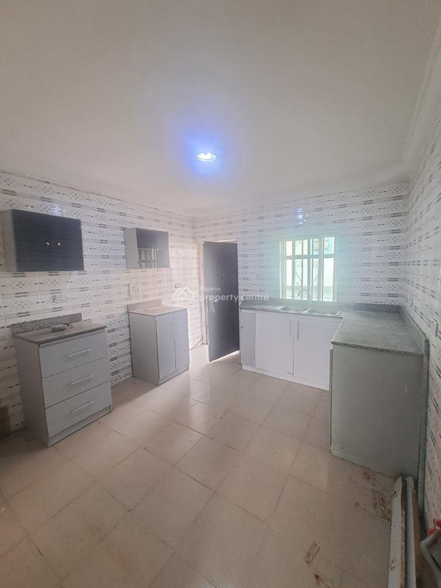 Well Built 3 Bedroom Apartment, Ologolo, Lekki, Lagos, Flat / Apartment for Rent
