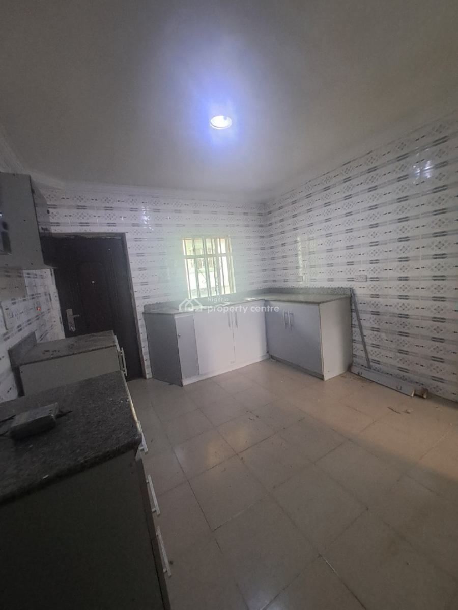 Well Built 3 Bedroom Apartment, Ologolo, Lekki, Lagos, Flat / Apartment for Rent