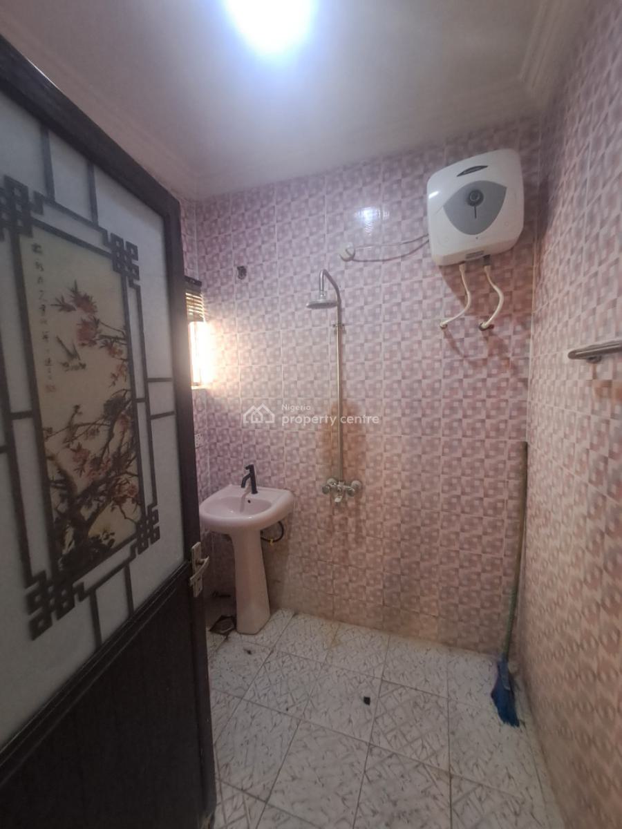 Well Built 3 Bedroom Apartment, Ologolo, Lekki, Lagos, Flat / Apartment for Rent