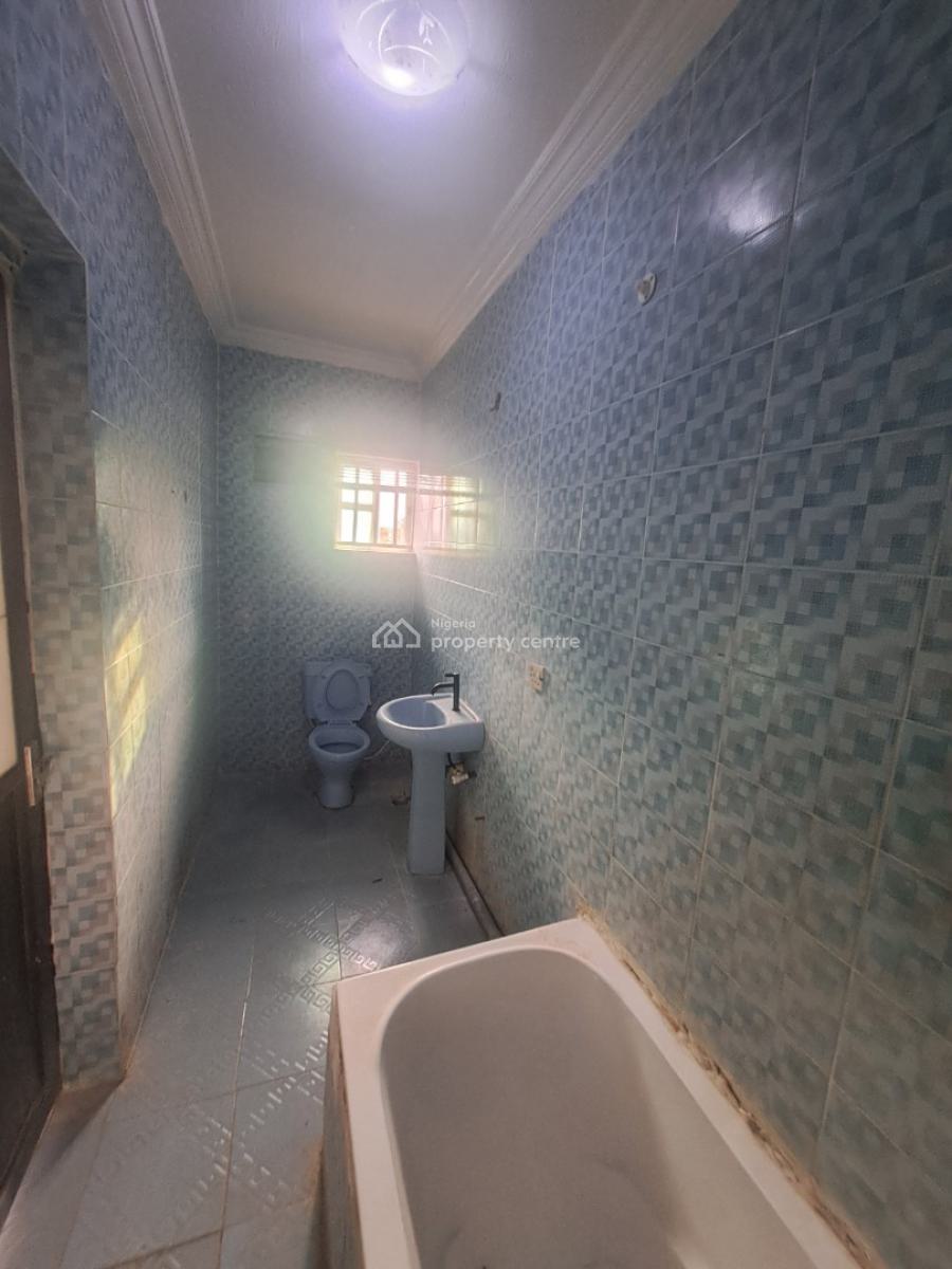 Well Built 3 Bedroom Apartment, Ologolo, Lekki, Lagos, Flat / Apartment for Rent