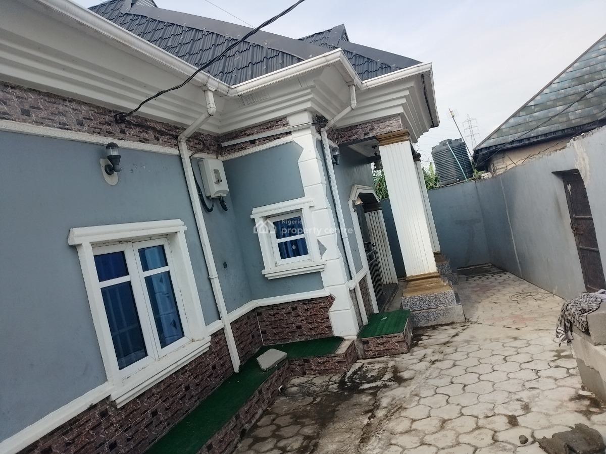 4 Bedroom Bungalow with 2 Rooms Bq, Egbeda, Alimosho, Lagos, Flat / Apartment for Sale