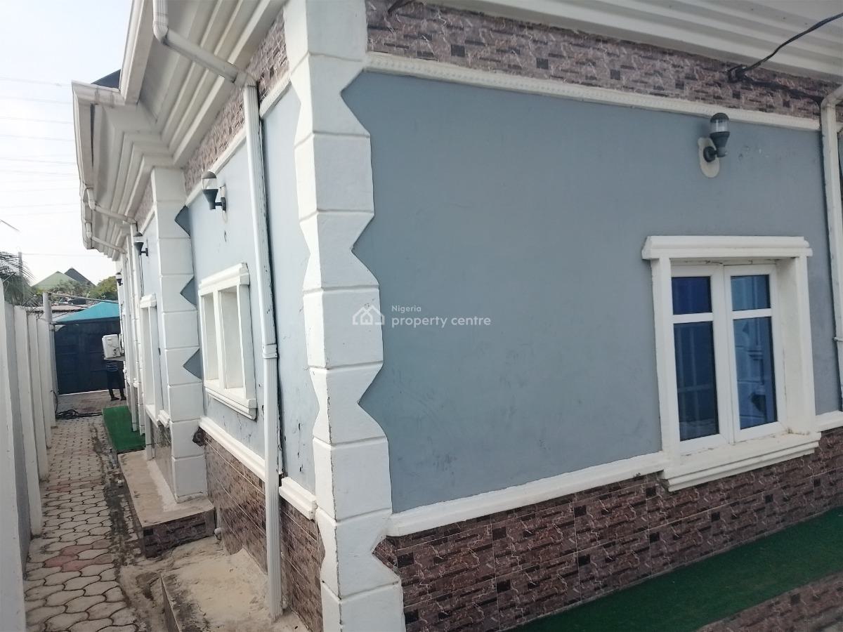 4 Bedroom Bungalow with 2 Rooms Bq, Egbeda, Alimosho, Lagos, Flat / Apartment for Sale