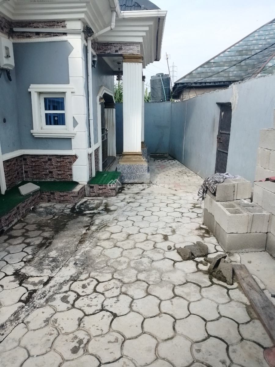 4 Bedroom Bungalow with 2 Rooms Bq, Egbeda, Alimosho, Lagos, Flat / Apartment for Sale