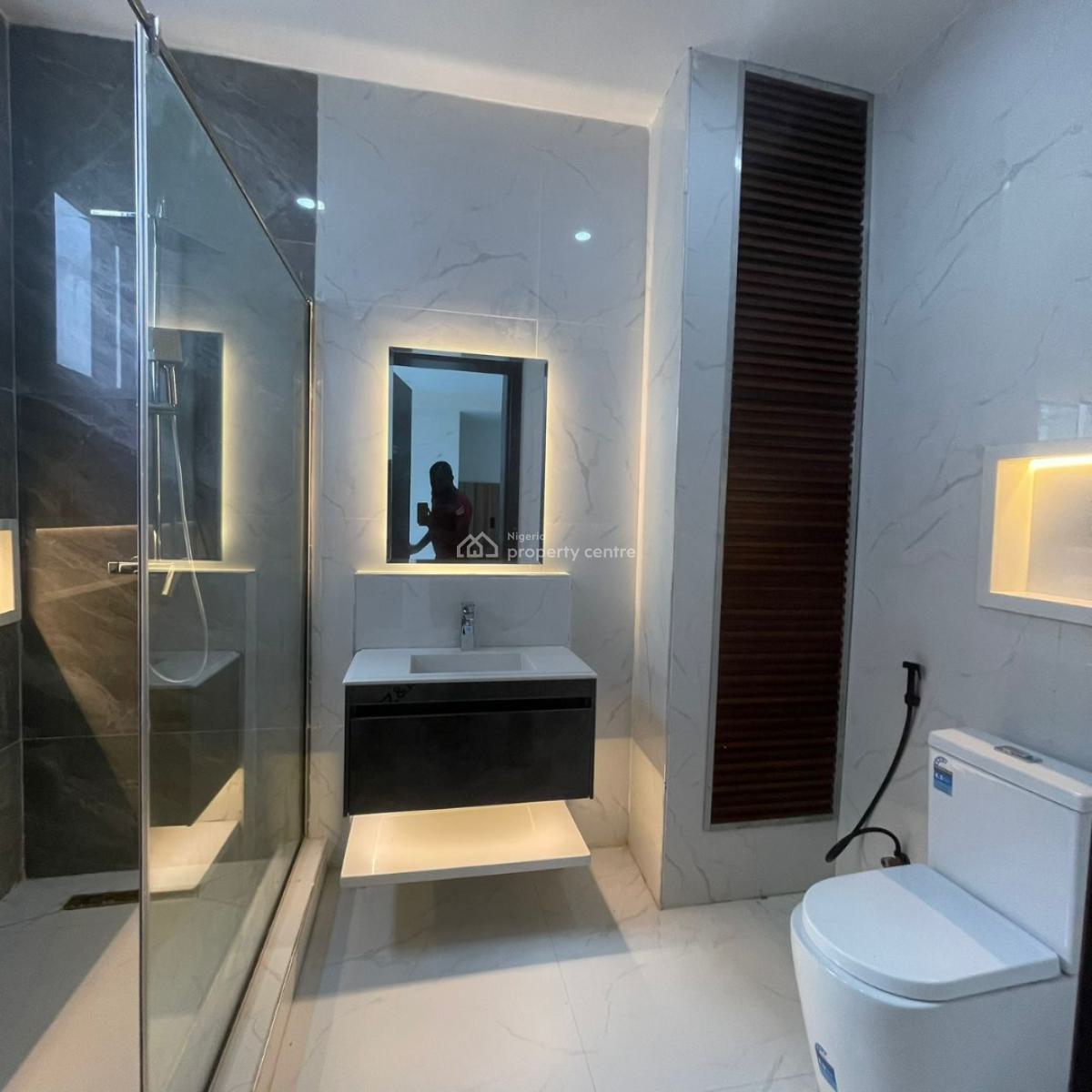 Spacious 4 Bedroom Maisonette with Bq, Elevator , Green Areas, Ikoyi, Lagos, House for Sale