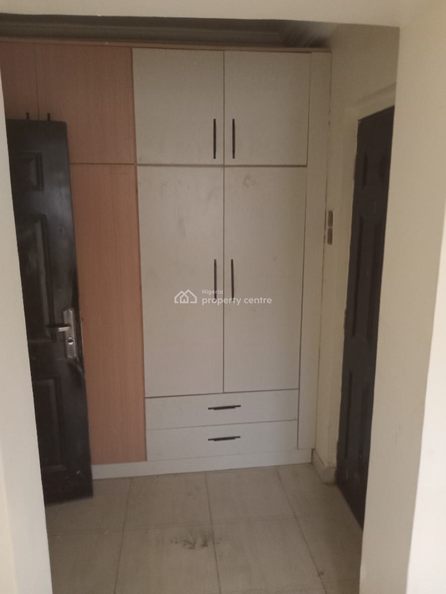 a Very Good Spacious 3-bedroom Flat, Idu-karmo District Abuja ( After Nizamiyel Hospital) Turkish Hospital., Idu Industrial, Abuja, Flat / Apartment for Rent