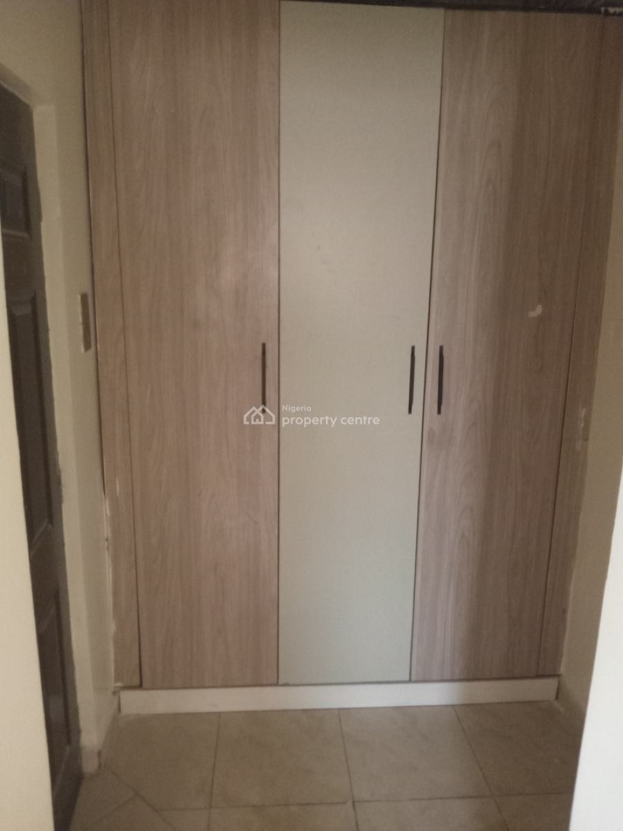 a Very Good Spacious 3-bedroom Flat, Idu-karmo District Abuja ( After Nizamiyel Hospital) Turkish Hospital., Idu Industrial, Abuja, Flat / Apartment for Rent