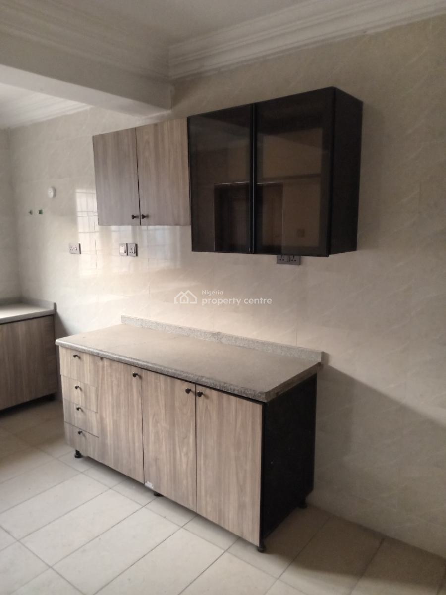 a Very Good Spacious 3-bedroom Flat, Idu-karmo District Abuja ( After Nizamiyel Hospital) Turkish Hospital., Idu Industrial, Abuja, Flat / Apartment for Rent