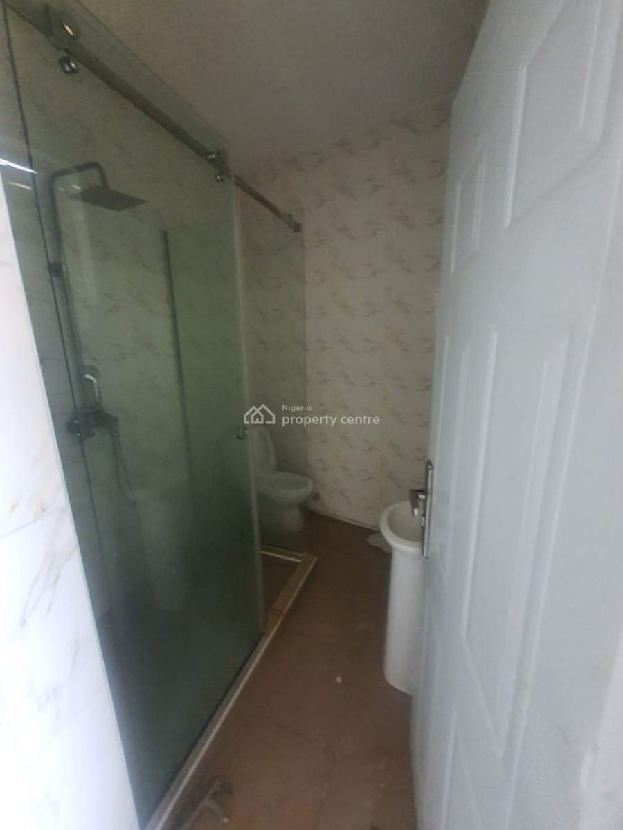 2 Bedroom Apartment Upstairs, Ologolo, Lekki, Lagos, Flat / Apartment for Rent