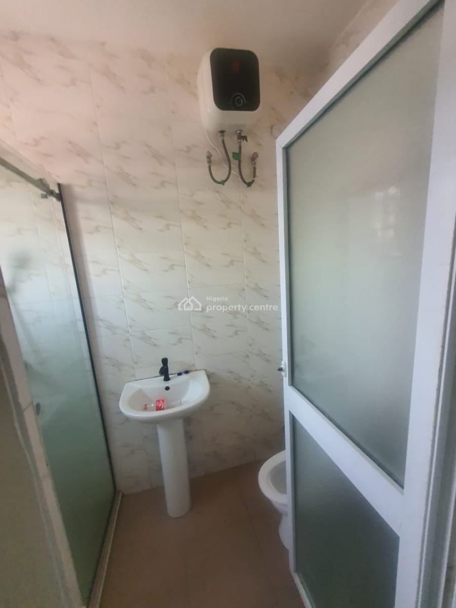 2 Bedroom Apartment Upstairs, Ologolo, Lekki, Lagos, Flat / Apartment for Rent