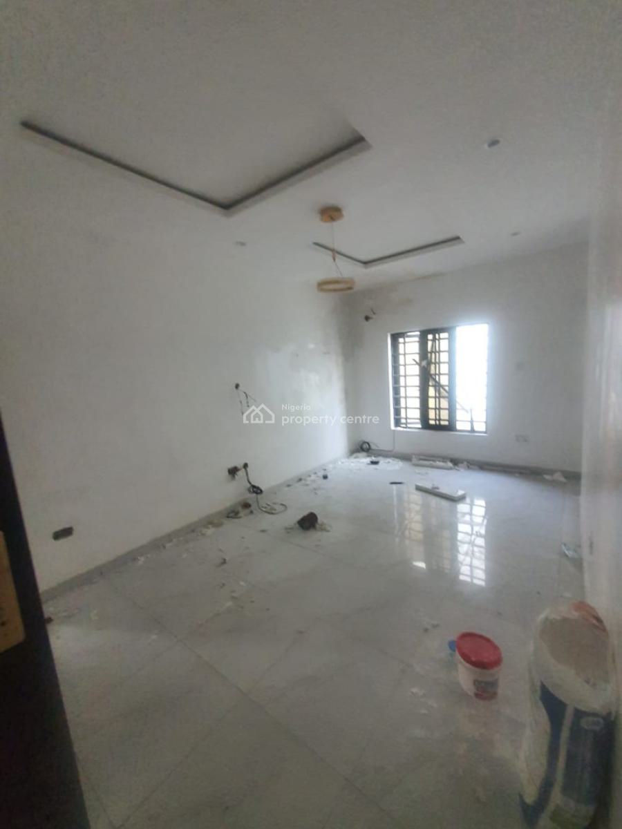2 Bedroom Apartment Upstairs, Ologolo, Lekki, Lagos, Flat / Apartment for Rent