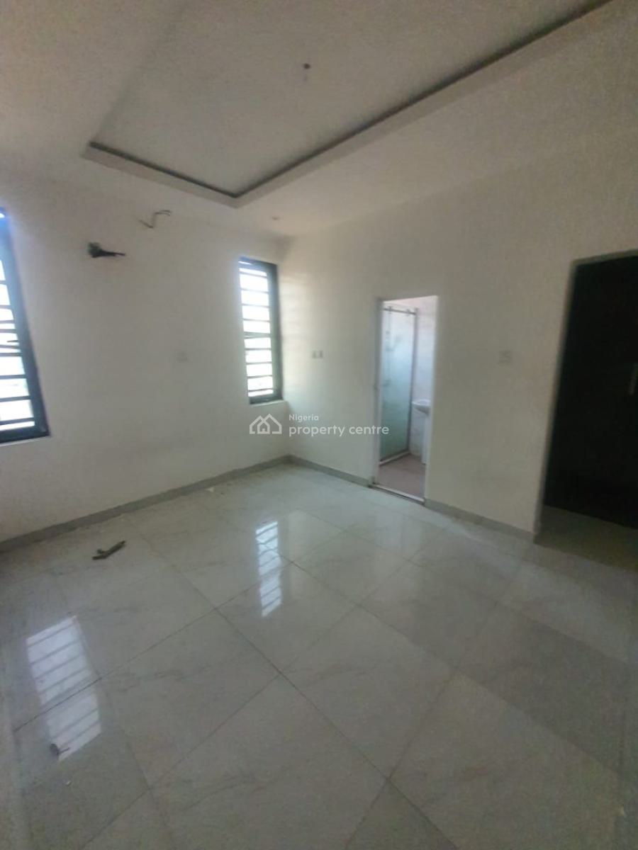 2 Bedroom Apartment Upstairs, Ologolo, Lekki, Lagos, Flat / Apartment for Rent