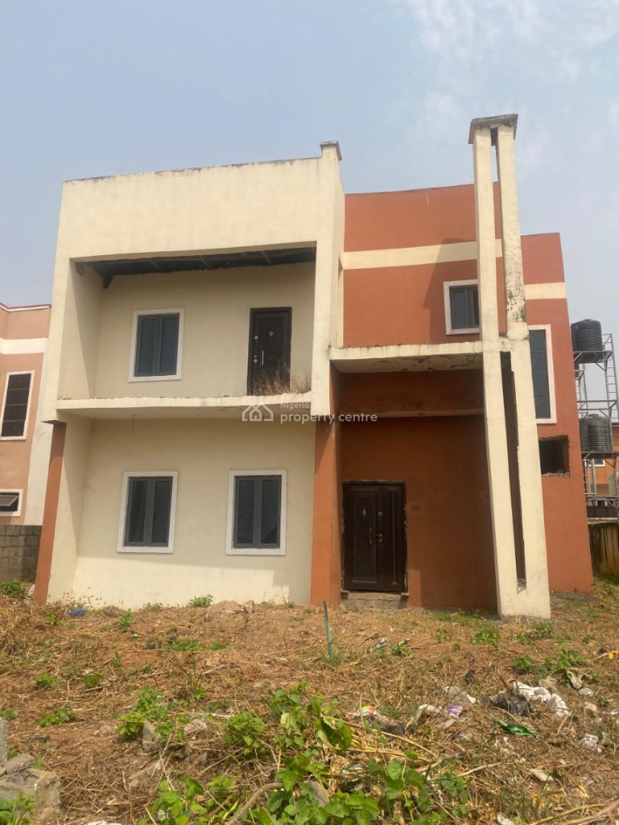 3 Bedroom Duplex on 450sqm of Land, S & T Estate, Eleyele, Ibadan, Oyo, Detached Duplex for Sale
