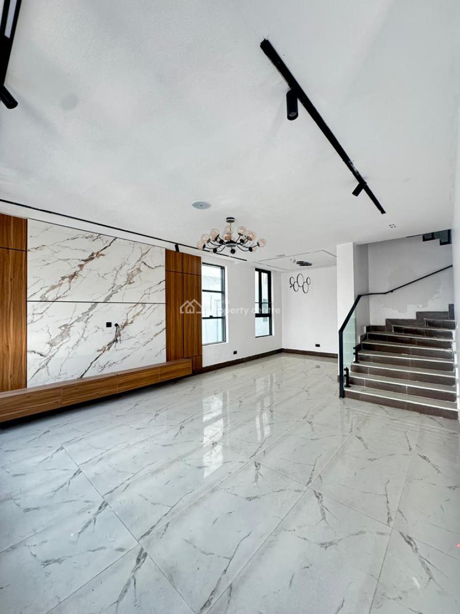 5-bedroom Duplex, Lekki Phase 1, Lekki, Lagos, Flat / Apartment for Sale