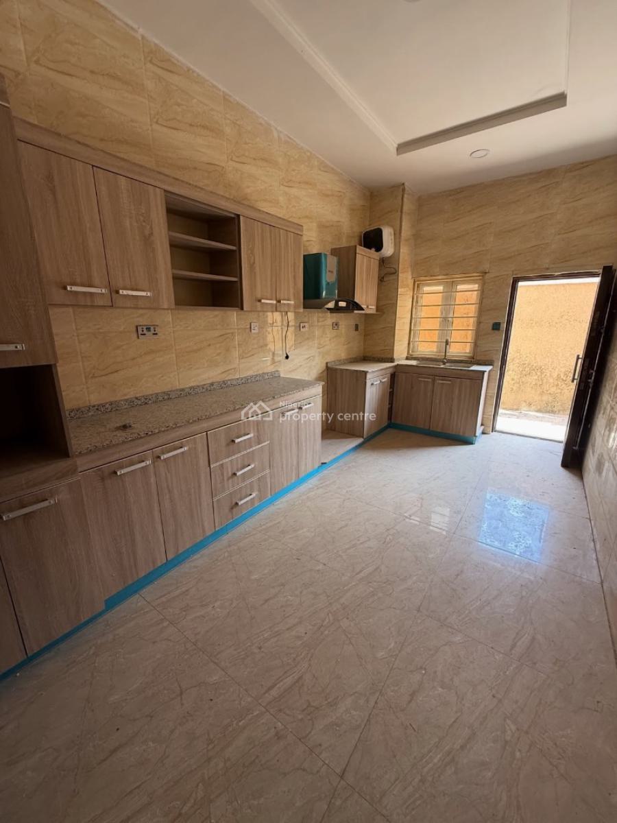 4bedroom Terrace Duplex with a Bq, Guzape District, Abuja, Terraced Duplex for Sale