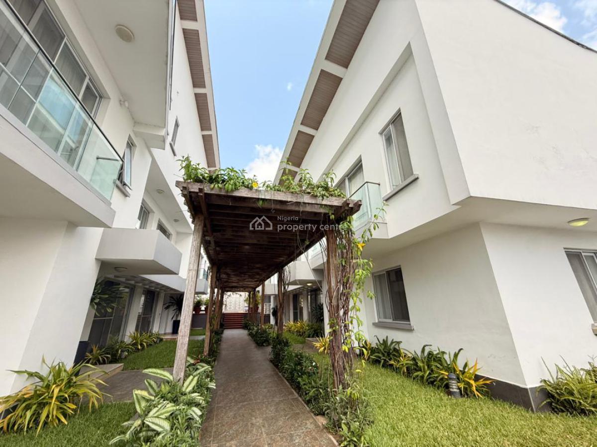 Self Serviced 5 Bedroom Semi Detached House with Bq,, Lekki Phase 1, Lekki, Lagos, Semi-detached Duplex for Rent