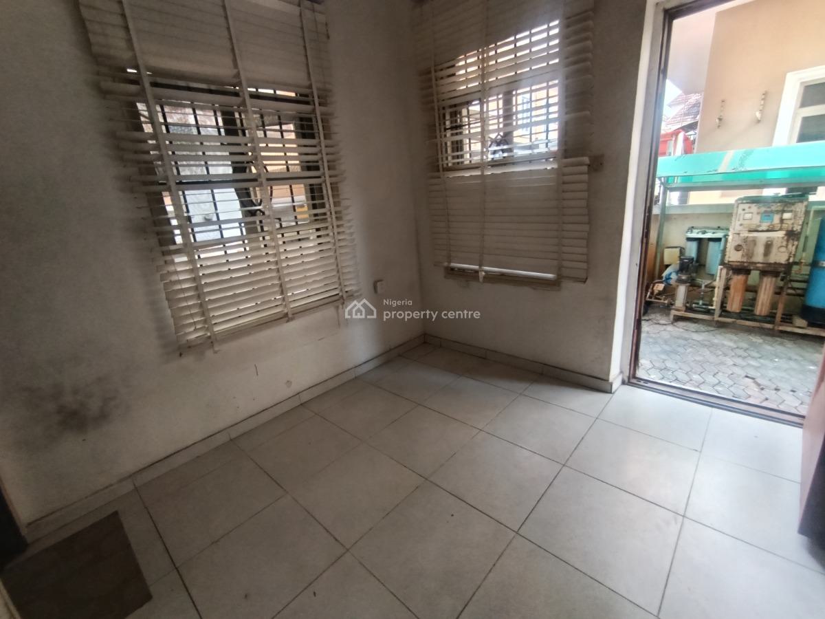 a Room Shared Fitted Kitchen at Chevy View Estate, Chevy View Estate Chevron Drive 🔰, Lekki, Lagos, Self Contain (single Rooms) for Rent